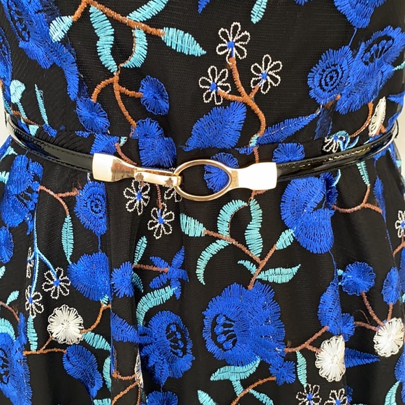 Social occasion by Mon Cheri V-Neck floral long sleeves dress - Picture 4 of 12